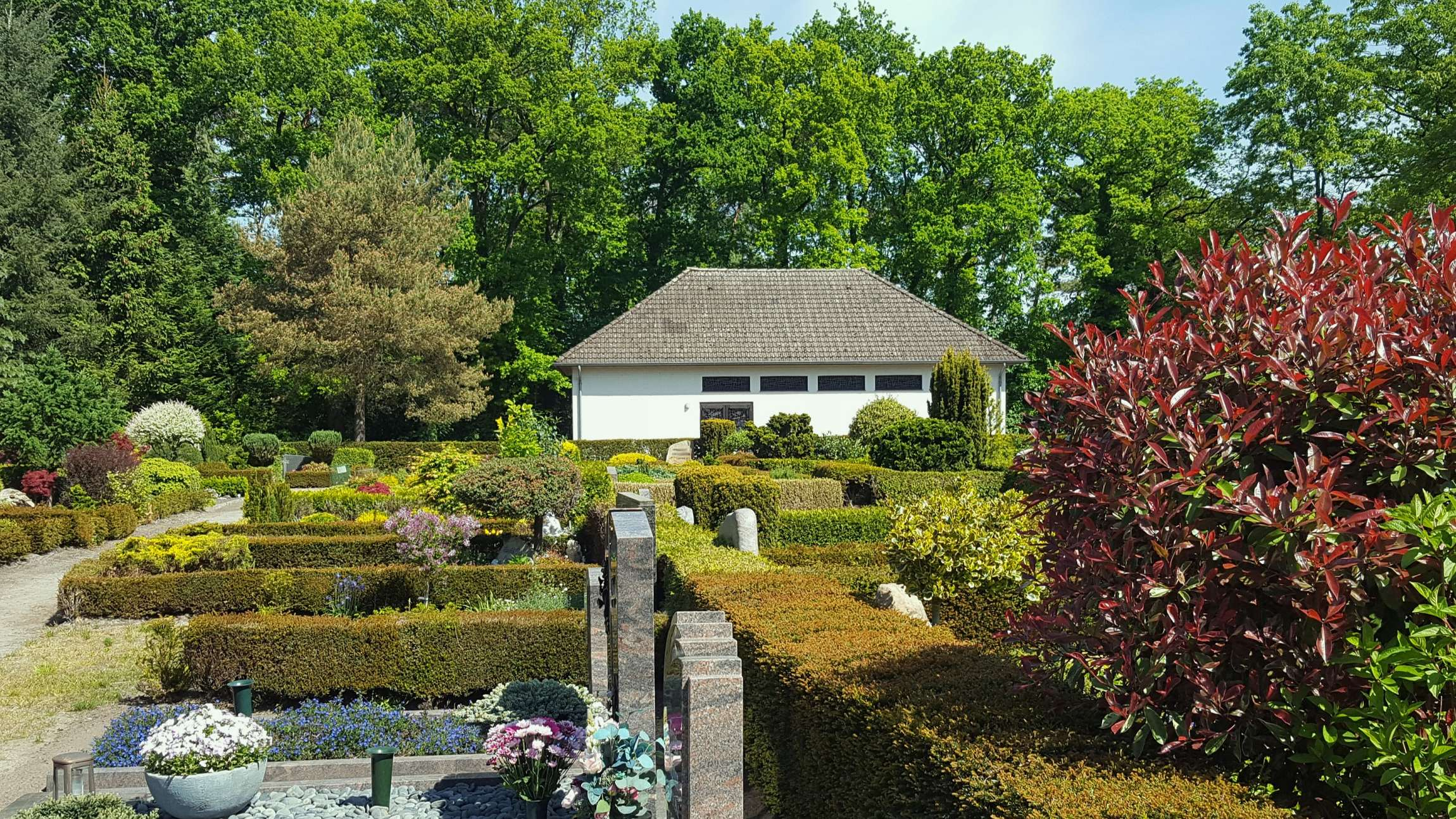 Friedhof mit Leichenhalle