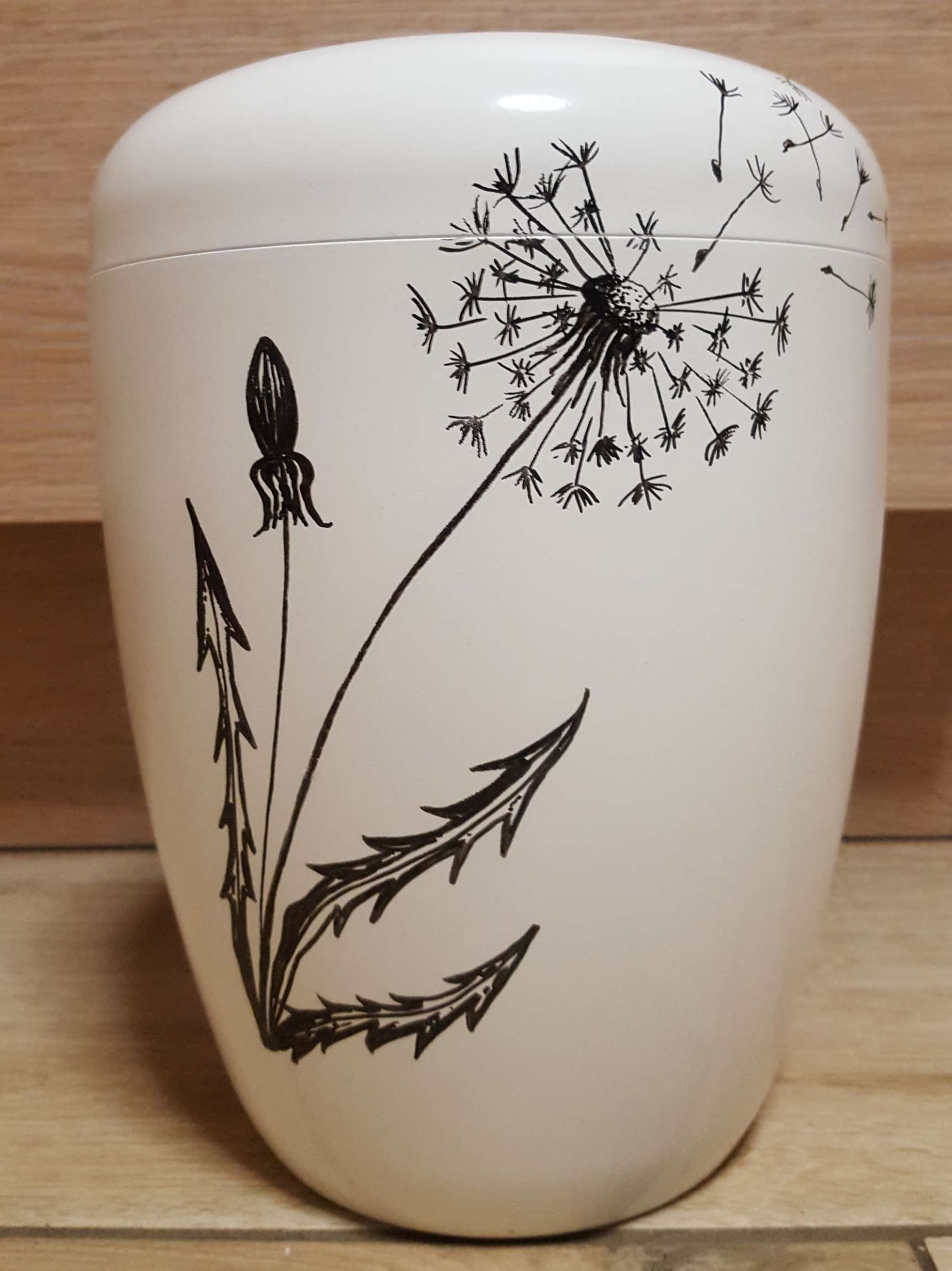 Urne weiß bemalt mit Pusteblume